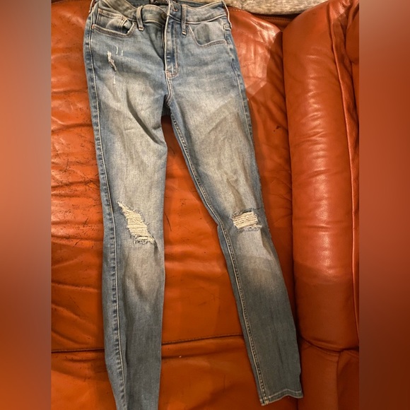 Size 5 regular Hollister jeans - Picture 1 of 2
